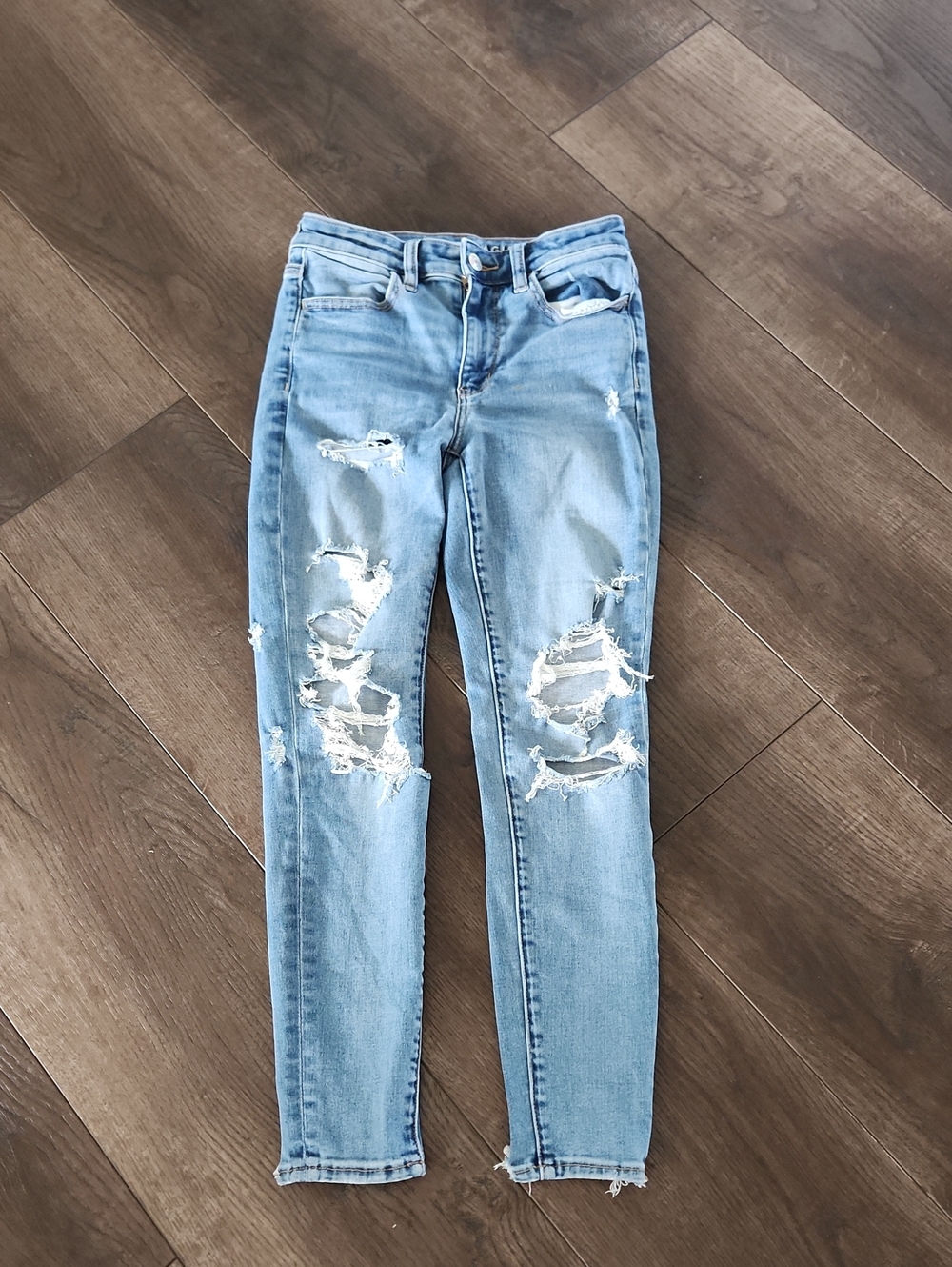 American Eagle Outfitters Light Blue Distressed Skinny Jeans